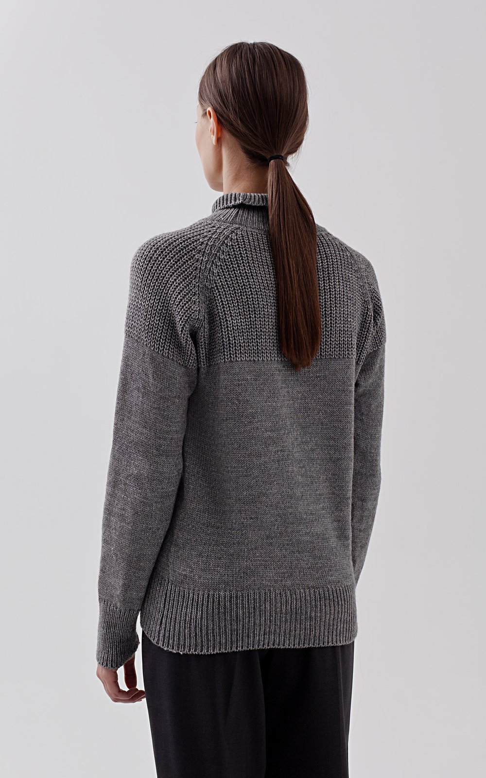 Фактурный свитер темно-серого оттенка из смесовой шерсти