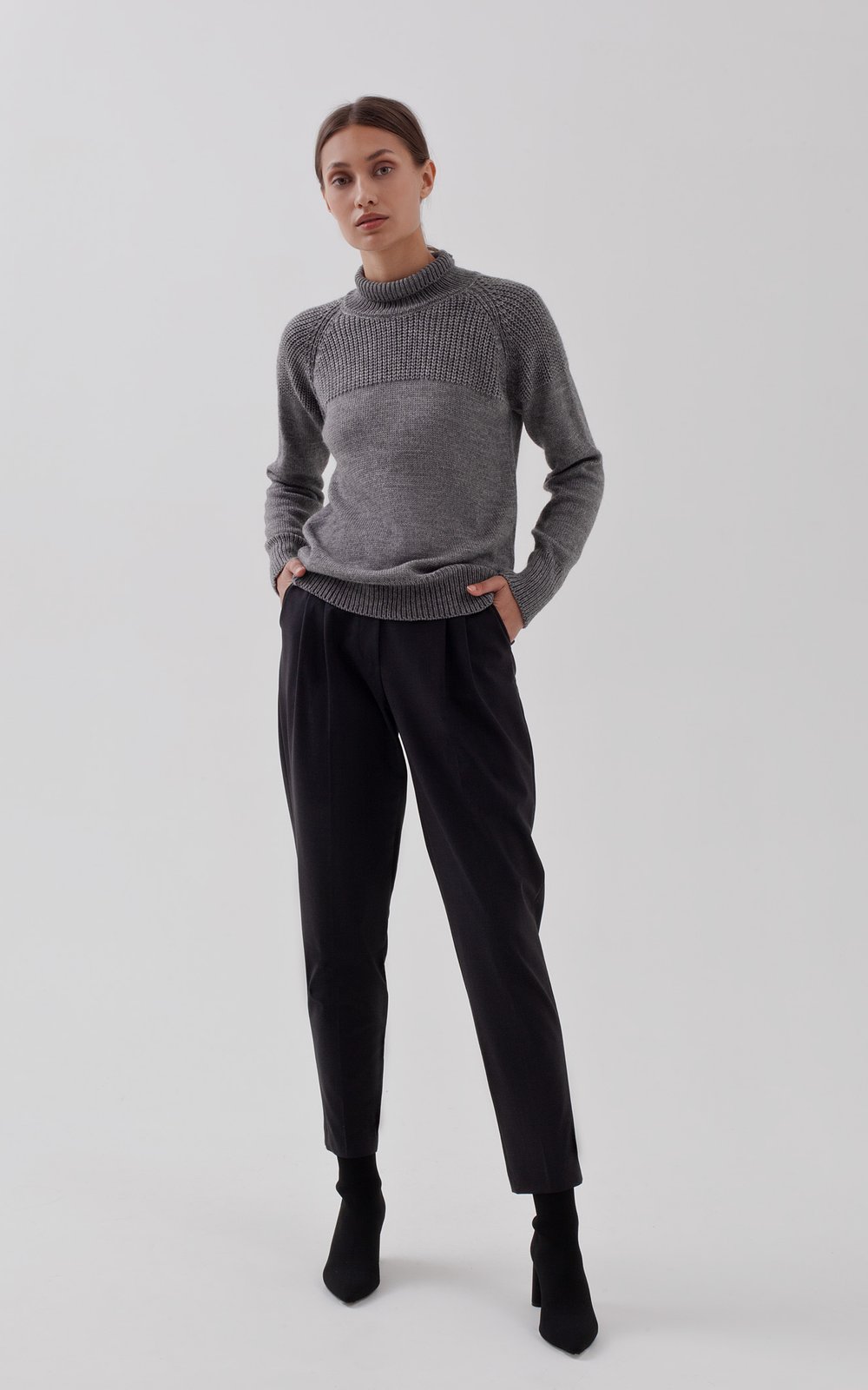 Фактурный свитер темно-серого оттенка из смесовой шерсти
