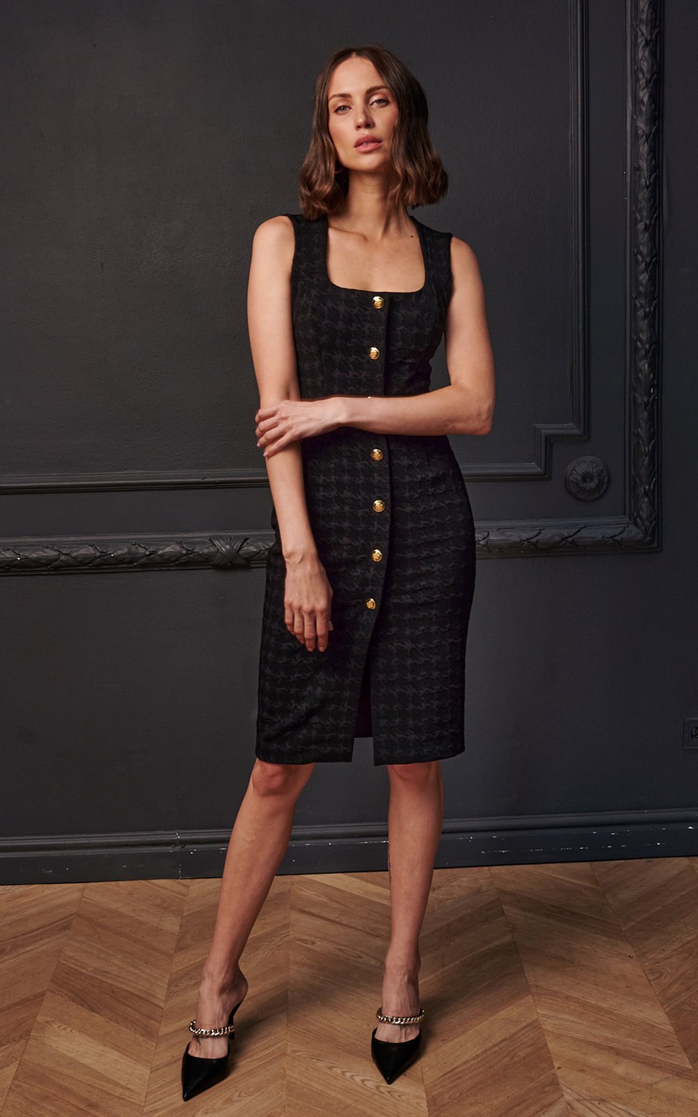 Жаккардовый сарафан с металлическими пуговицами